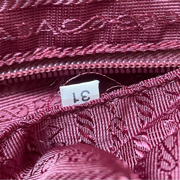 ❤️SOLD❤️Prada burgundy red Tessuto nylon triangle logo shoulder tote bag - Picture 11 of 11